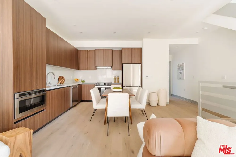 1051 Spaulding Avenue #B West Hollywood, CA 90046