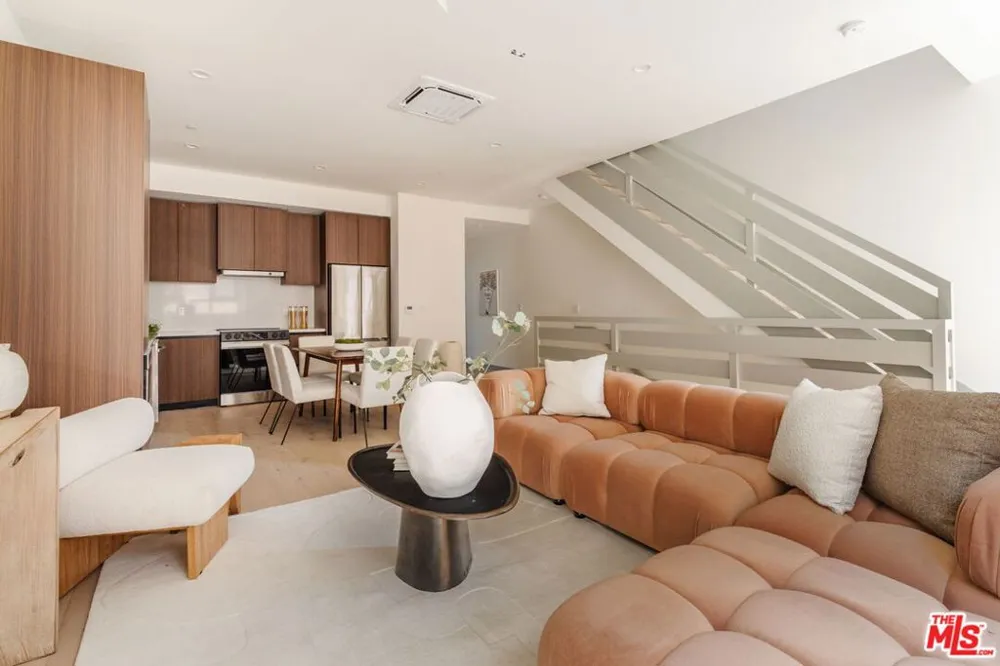 1051 Spaulding Avenue #B West Hollywood, CA 90046
