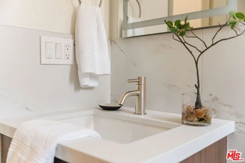 1051 Spaulding Avenue #B West Hollywood, CA 90046