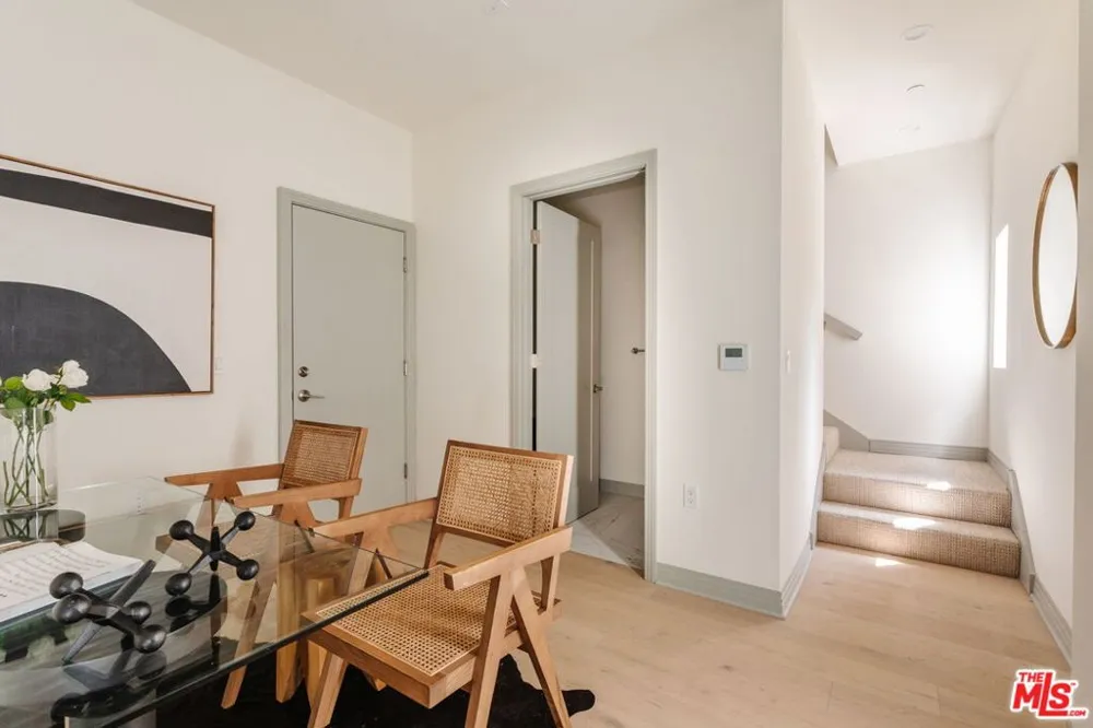 1051 Spaulding Avenue #B West Hollywood, CA 90046