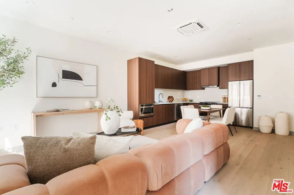 1051 Spaulding Avenue #B West Hollywood, CA 90046