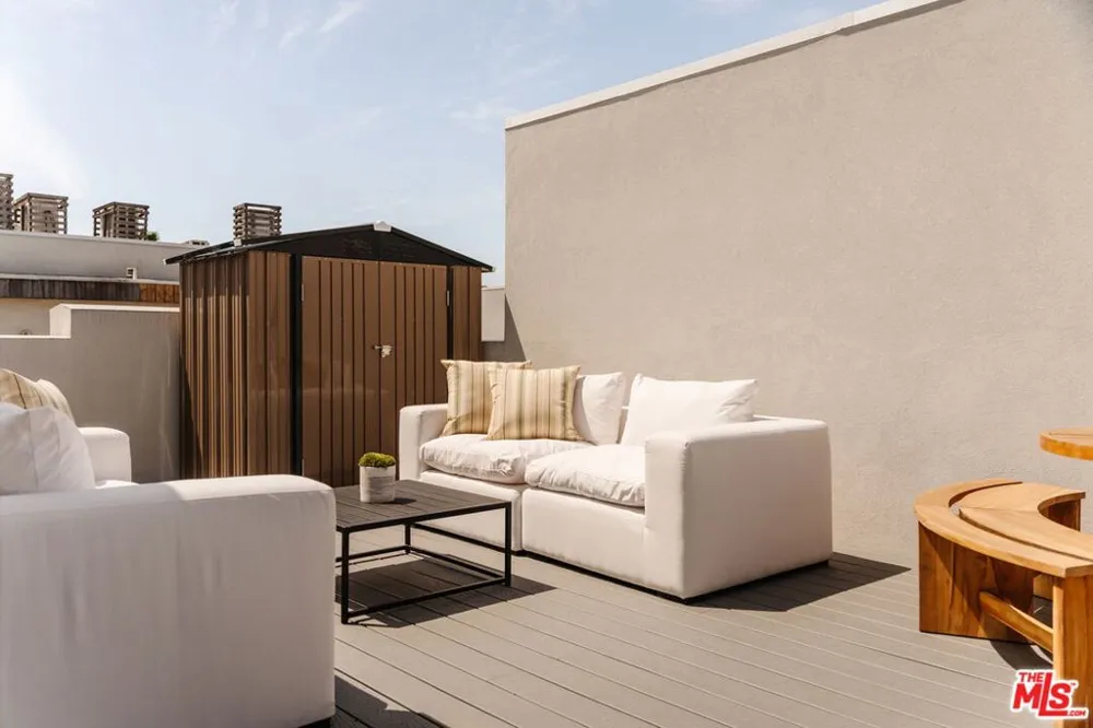 1051 Spaulding Avenue #B West Hollywood, CA 90046