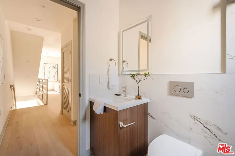 1051 Spaulding Avenue #B West Hollywood, CA 90046