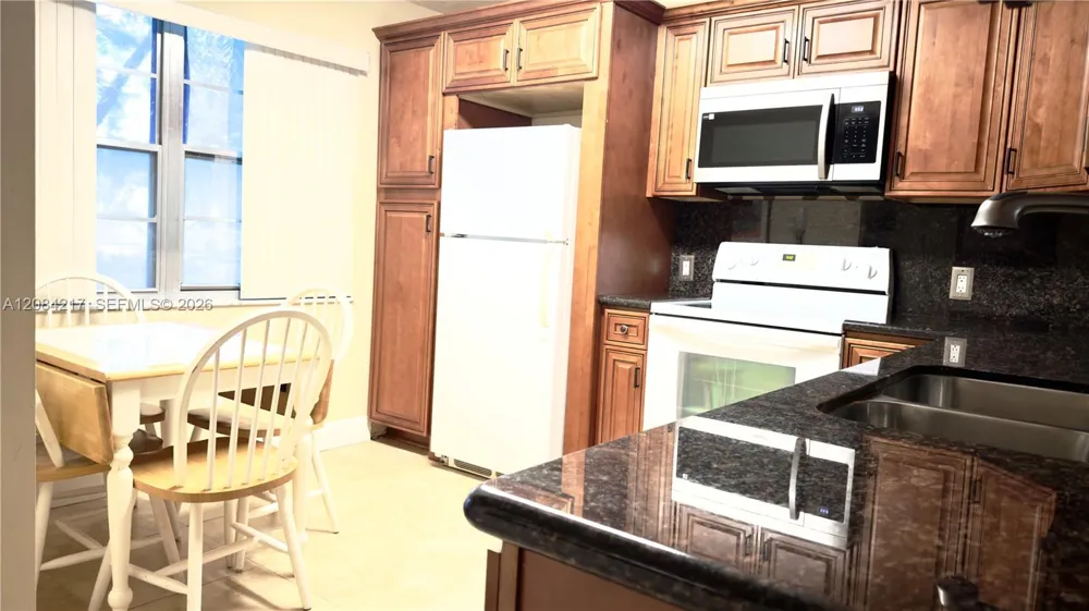 2402 Antigua Cir #G1 Coconut Creek, FL 33066