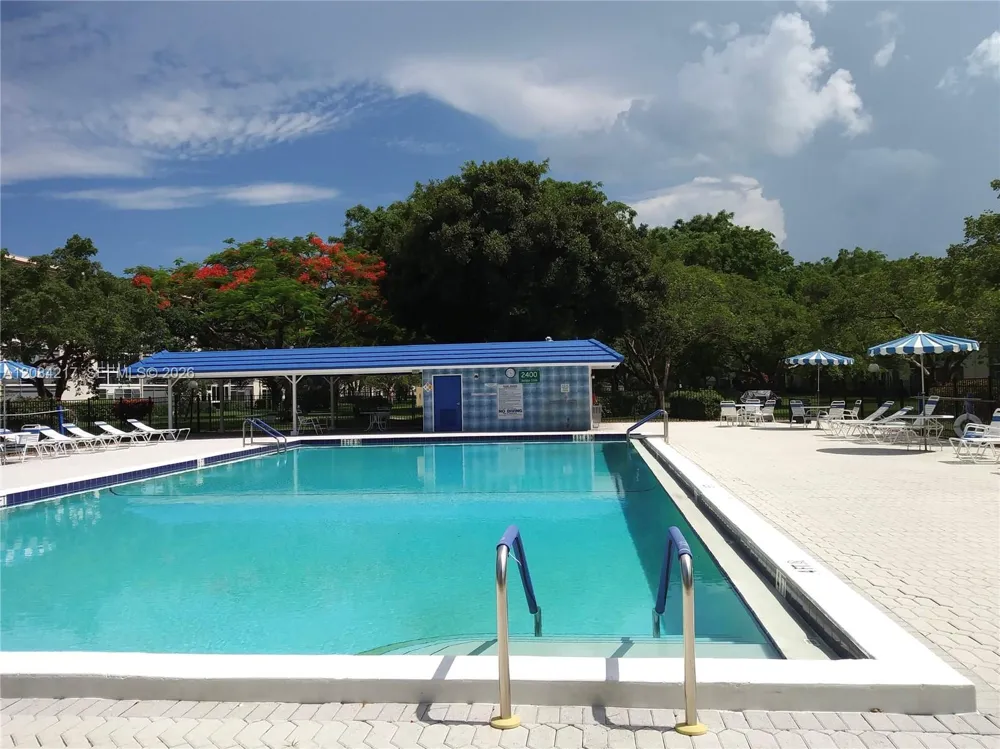 2402 Antigua Cir #G1 Coconut Creek, FL 33066