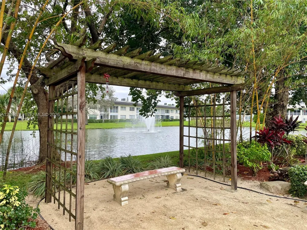2402 Antigua Cir #G1 Coconut Creek, FL 33066