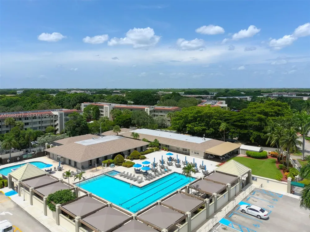 2402 Antigua Cir #G1 Coconut Creek, FL 33066