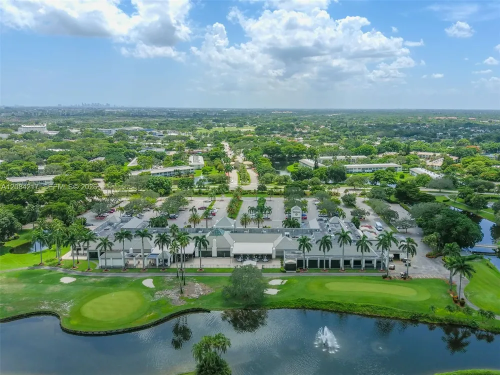 2402 Antigua Cir #G1 Coconut Creek, FL 33066