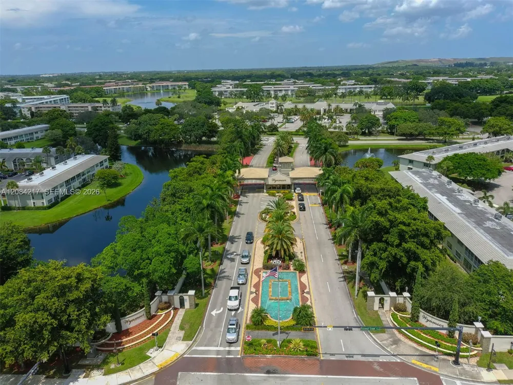 2402 Antigua Cir #G1 Coconut Creek, FL 33066