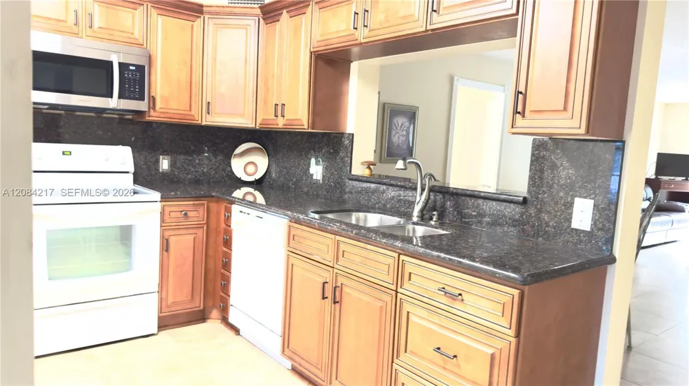 2402 Antigua Cir #G1 Coconut Creek, FL 33066