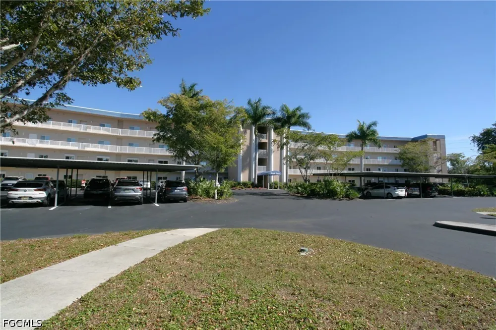 Park Lake Drive #303 Fort Myers, FL 33919
