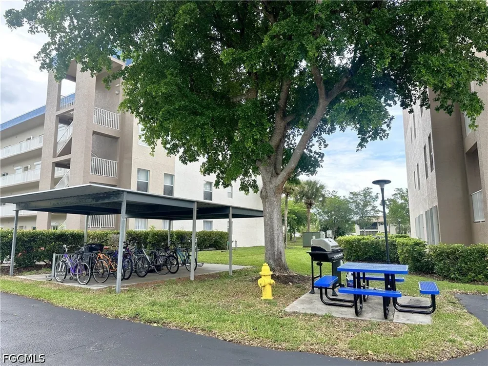 Park Lake Drive #303 Fort Myers, FL 33919