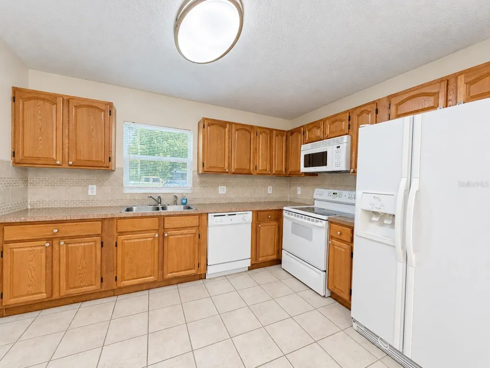 1210 E HOLLAND AVENUE Tampa, FL 33612