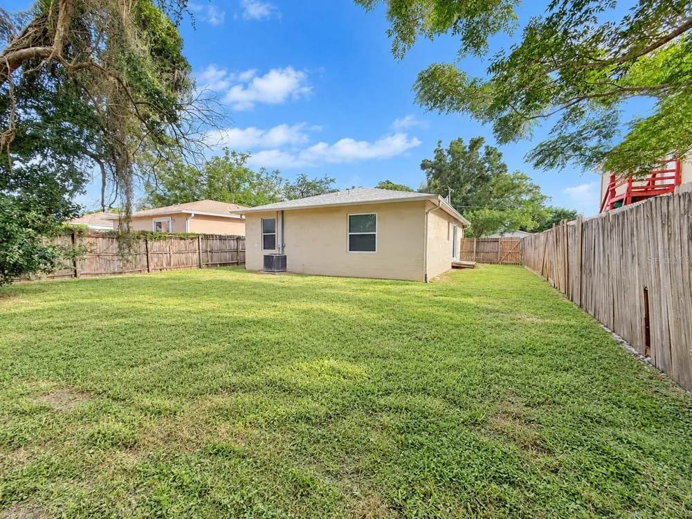 1210 E HOLLAND AVENUE Tampa, FL 33612
