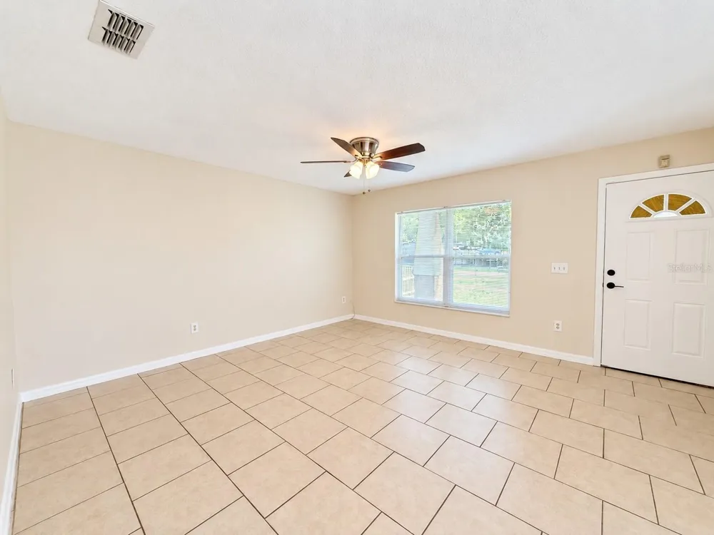 1210 E HOLLAND AVENUE Tampa, FL 33612