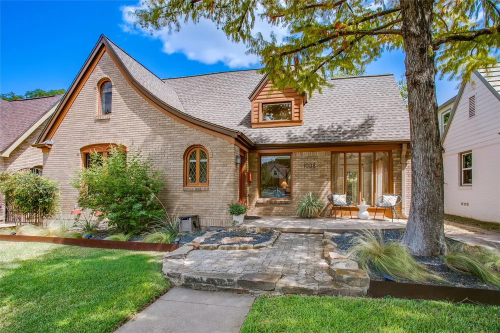 1038 Edgefield Avenue Dallas, TX 75208