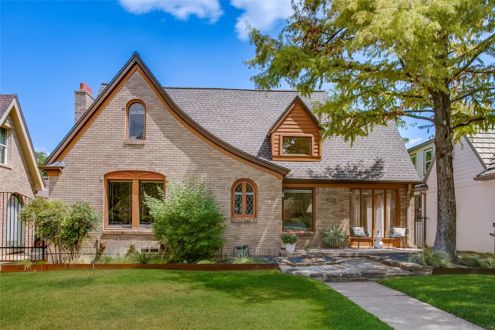 1038 Edgefield Avenue Dallas, TX 75208