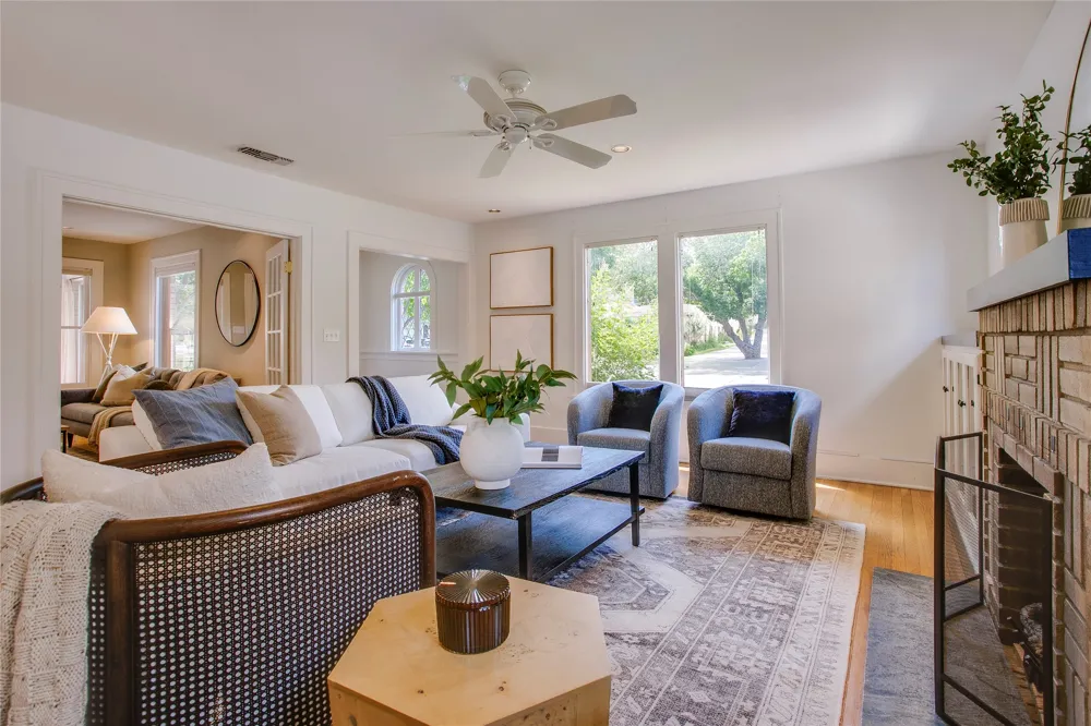 1038 Edgefield Avenue Dallas, TX 75208