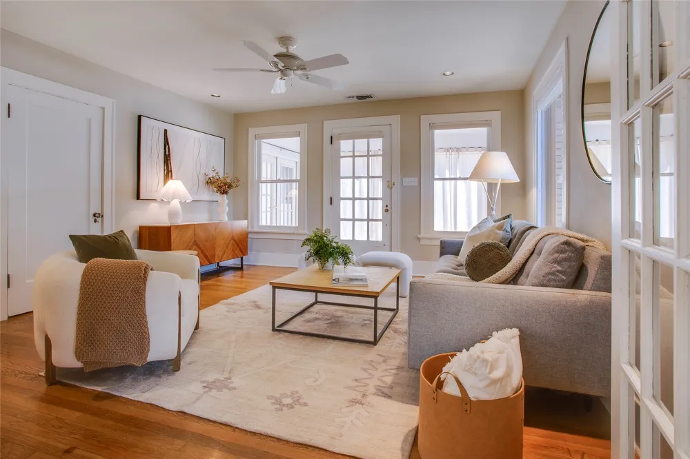 1038 Edgefield Avenue Dallas, TX 75208