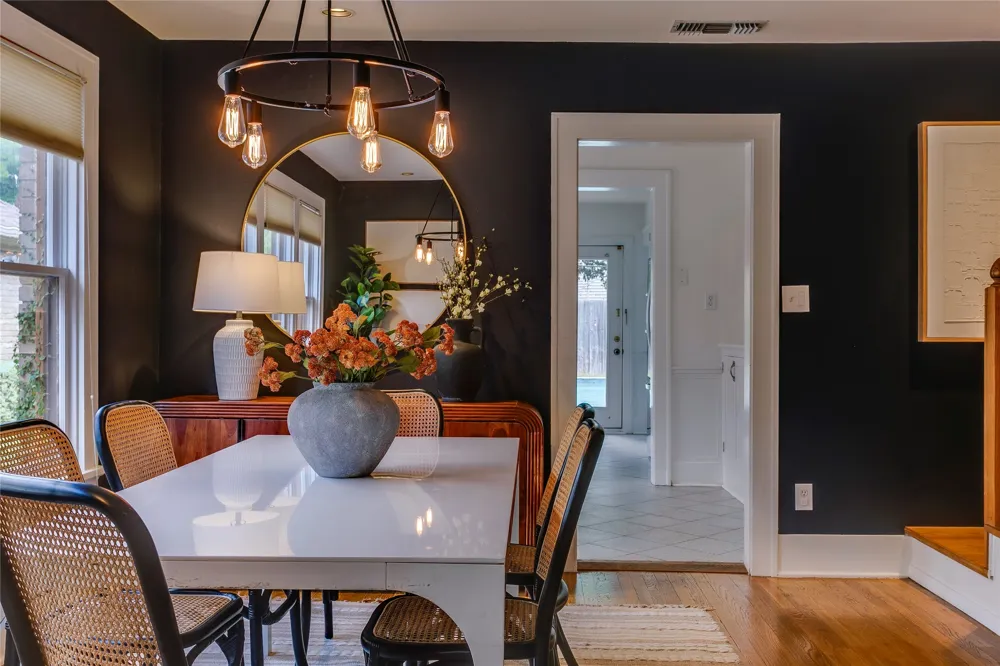 1038 Edgefield Avenue Dallas, TX 75208