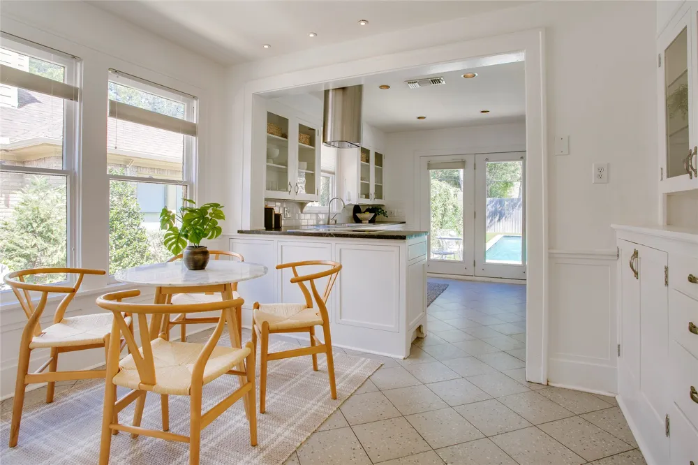 1038 Edgefield Avenue Dallas, TX 75208