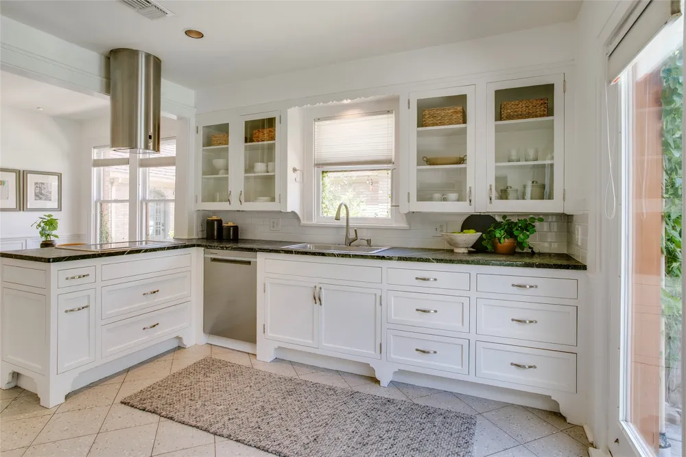 1038 Edgefield Avenue Dallas, TX 75208
