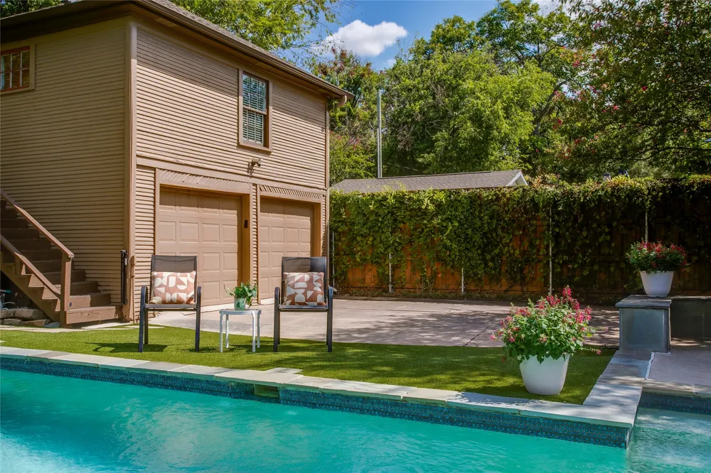 1038 Edgefield Avenue Dallas, TX 75208