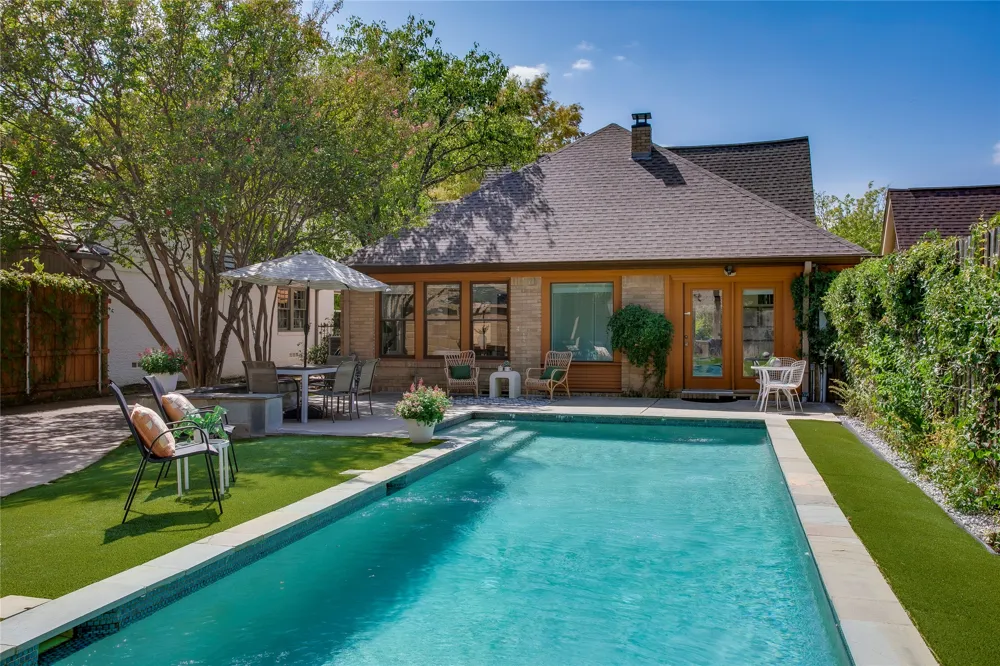 1038 Edgefield Avenue Dallas, TX 75208