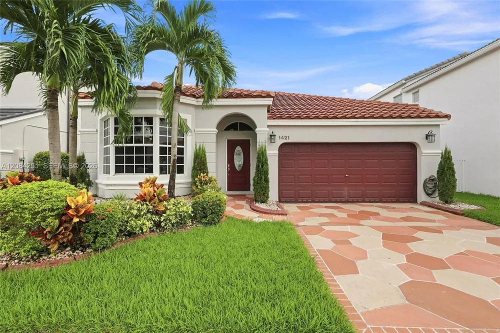 1421 NW 159th Ave Pembroke Pines, FL 33028