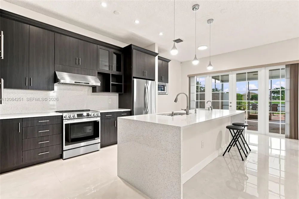 1421 NW 159th Ave Pembroke Pines, FL 33028