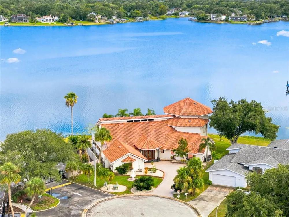 11609 CARROLLWOOD DRIVE Tampa, FL 33618