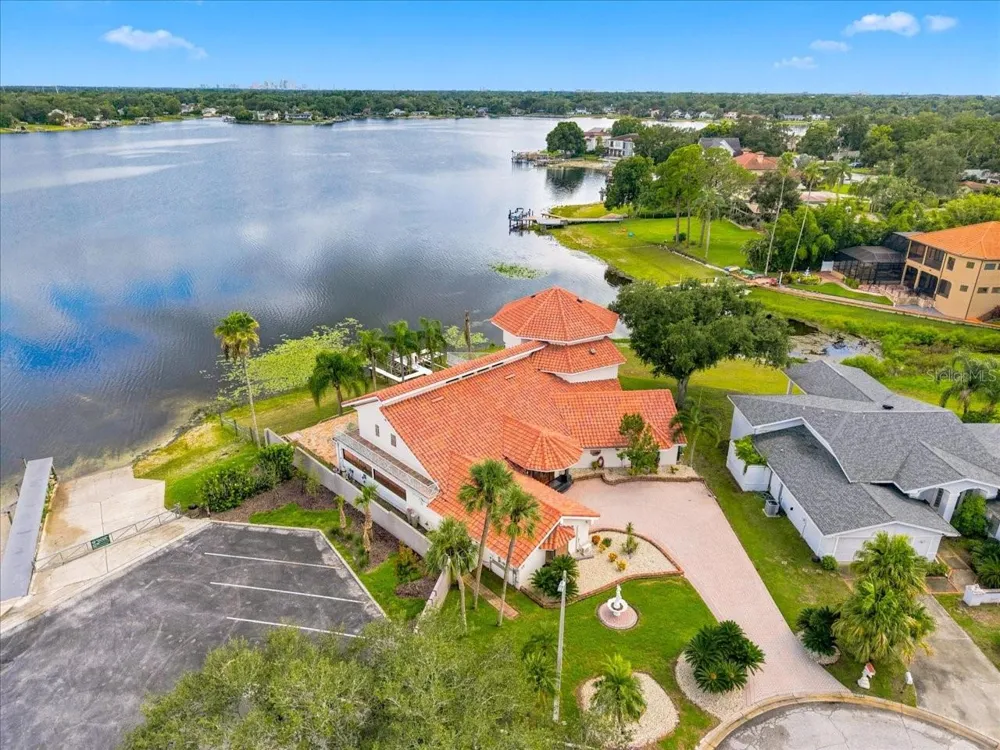 11609 CARROLLWOOD DRIVE Tampa, FL 33618