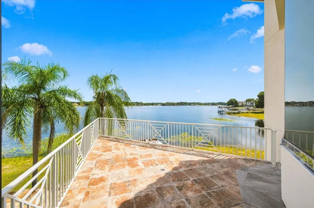 11609 CARROLLWOOD DRIVE Tampa, FL 33618