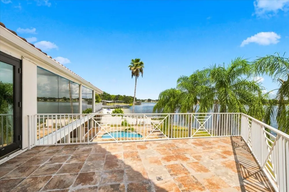 11609 CARROLLWOOD DRIVE Tampa, FL 33618