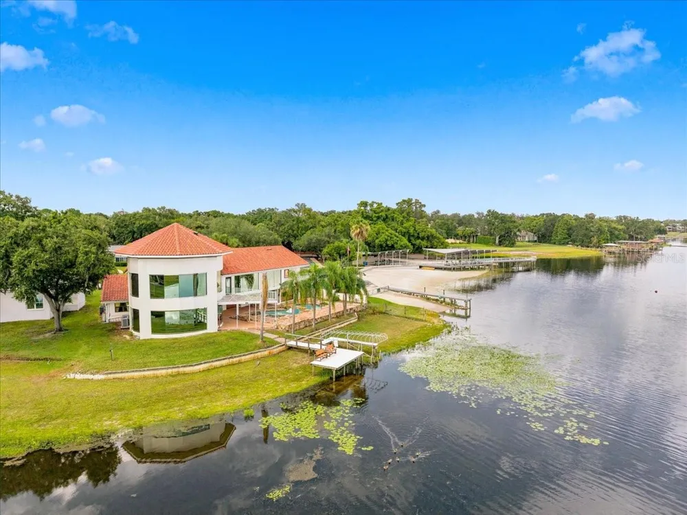 11609 CARROLLWOOD DRIVE Tampa, FL 33618