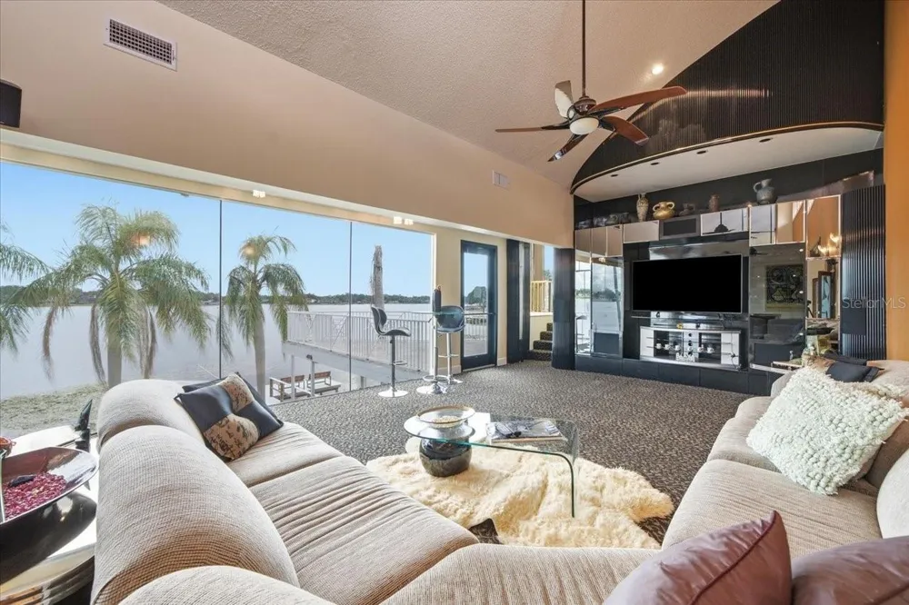 11609 CARROLLWOOD DRIVE Tampa, FL 33618