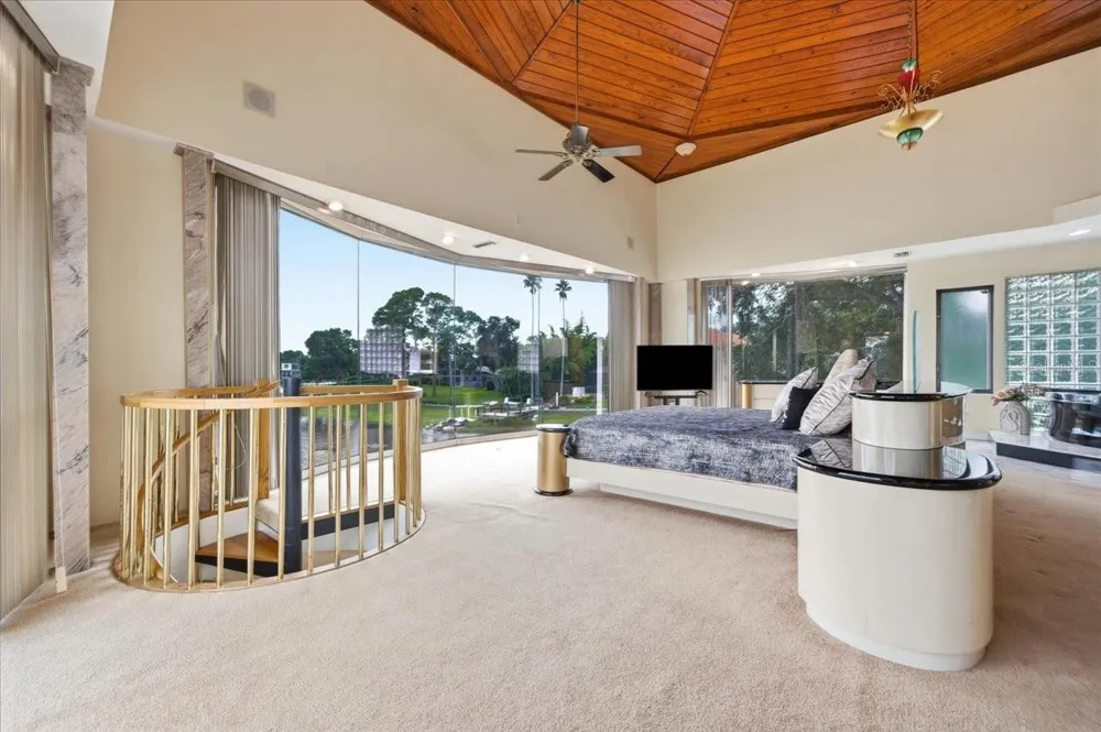 11609 CARROLLWOOD DRIVE Tampa, FL 33618
