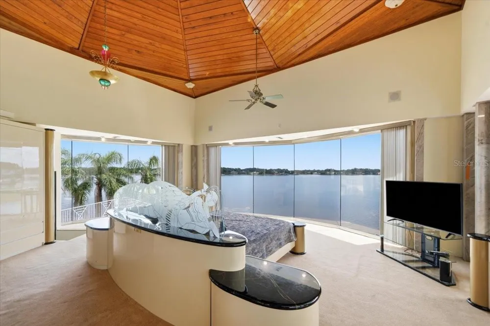 11609 CARROLLWOOD DRIVE Tampa, FL 33618