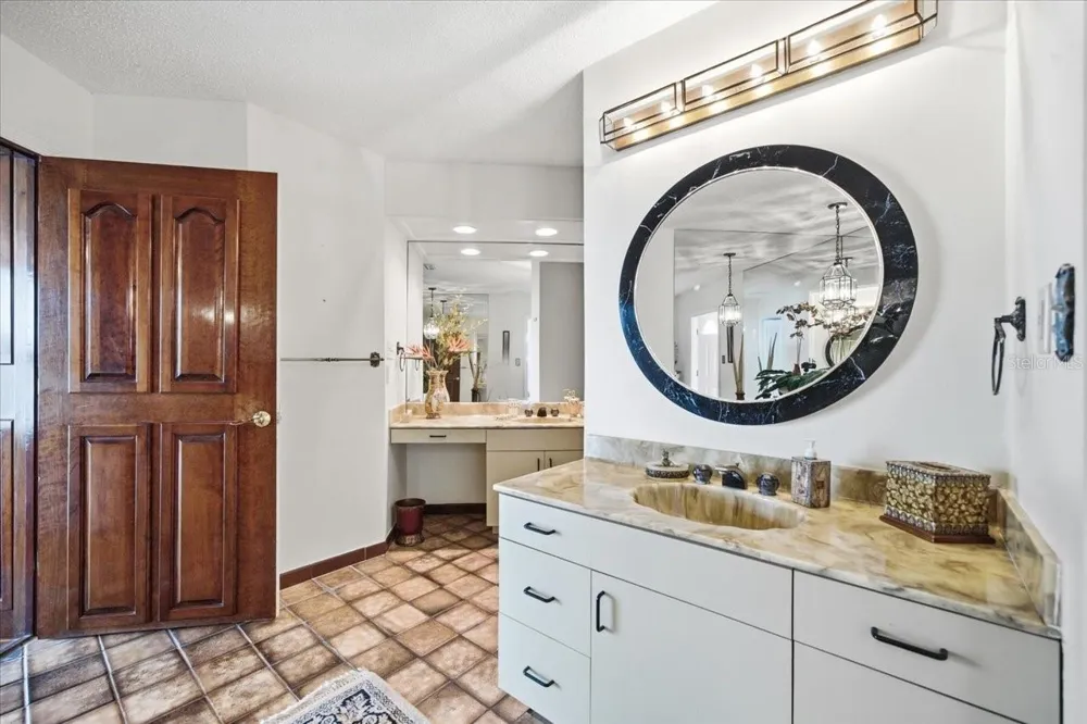 11609 CARROLLWOOD DRIVE Tampa, FL 33618