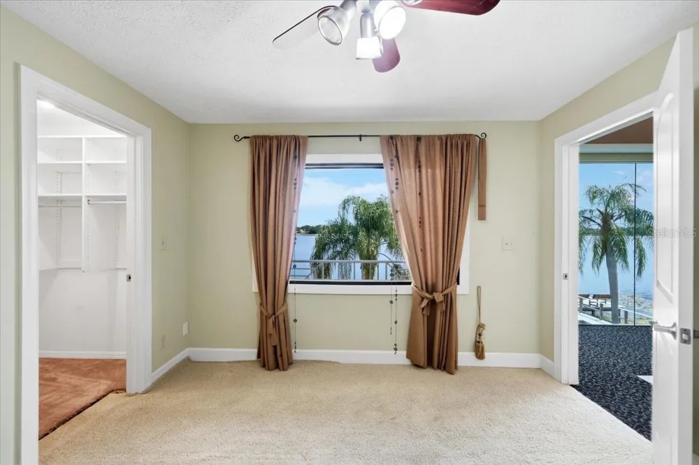 11609 CARROLLWOOD DRIVE Tampa, FL 33618