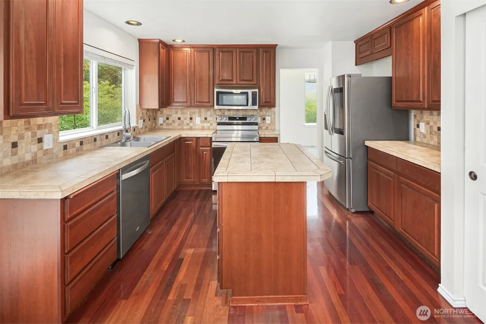 3402 20th Avenue Ct SE Puyallup, WA 98372