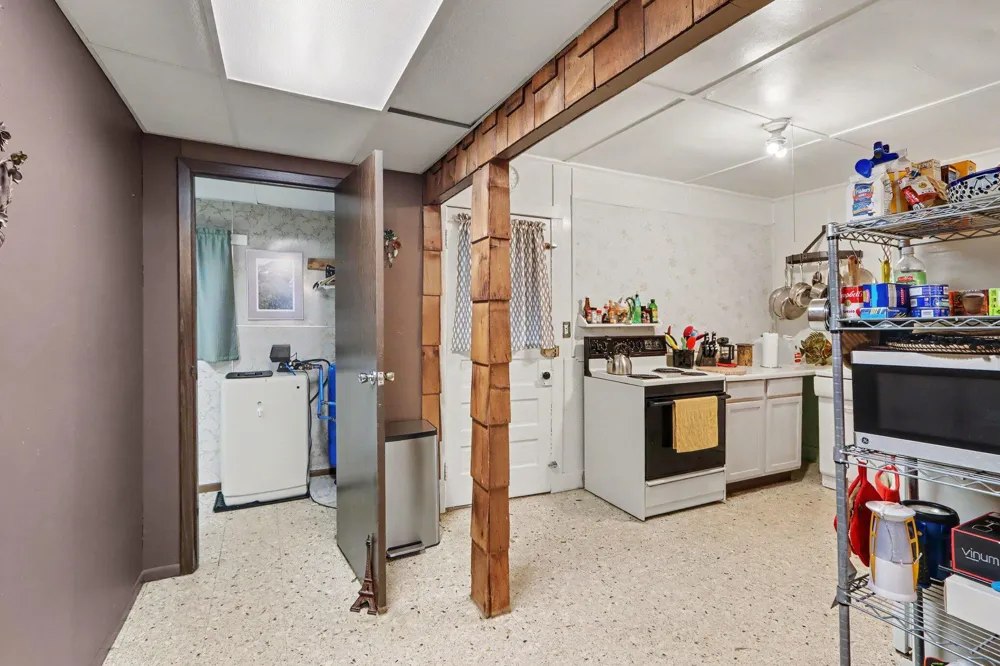 11334 E Shore Drive Delton, MI 49046