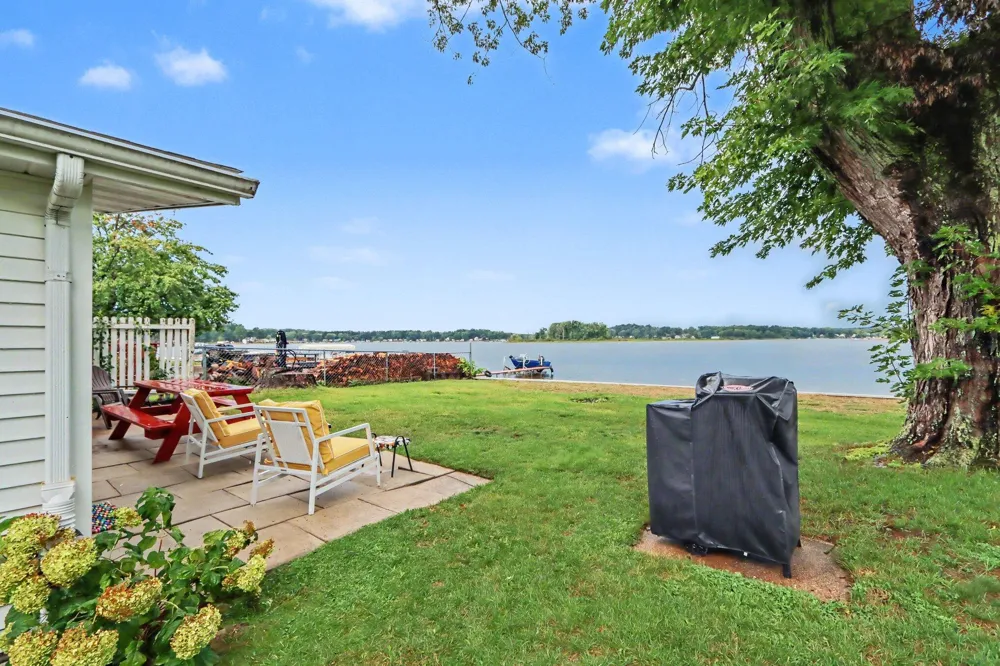 11334 E Shore Drive Delton, MI 49046