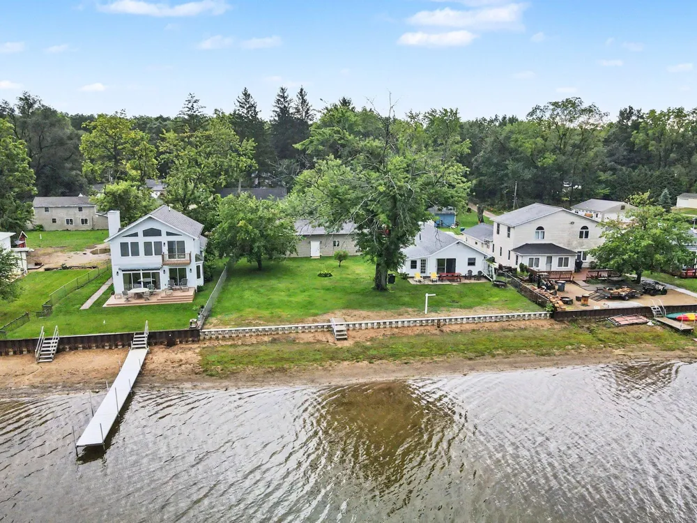 11334 E Shore Drive Delton, MI 49046