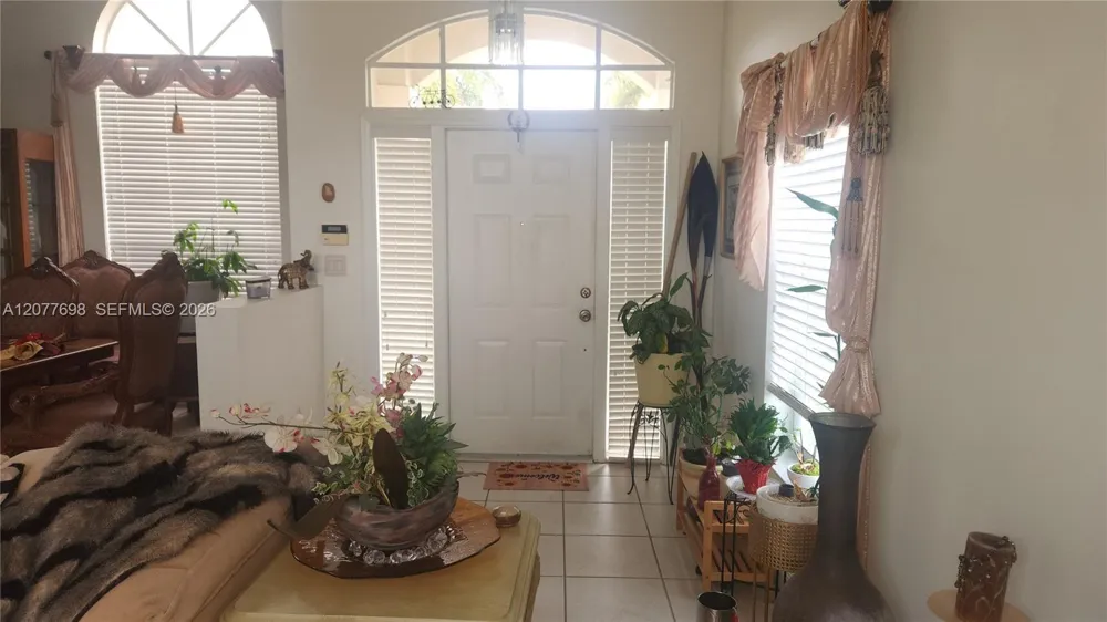 1055 NW 187th Ave Pembroke Pines, FL 33029