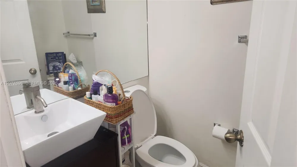 1055 NW 187th Ave Pembroke Pines, FL 33029