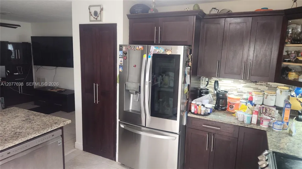 1055 NW 187th Ave Pembroke Pines, FL 33029