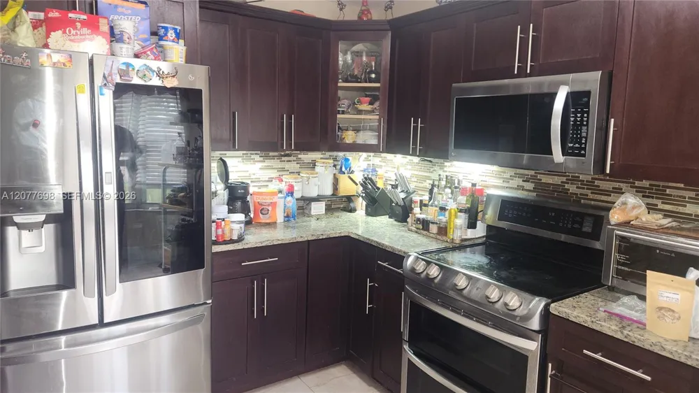 1055 NW 187th Ave Pembroke Pines, FL 33029
