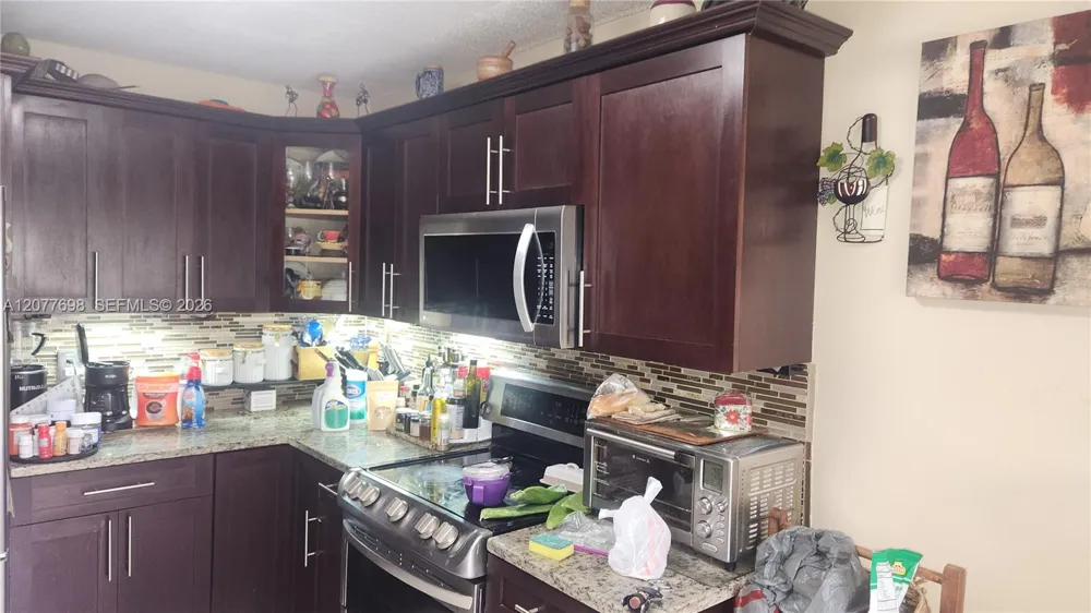 1055 NW 187th Ave Pembroke Pines, FL 33029