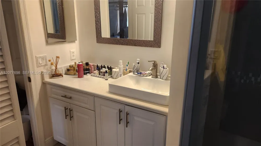 1055 NW 187th Ave Pembroke Pines, FL 33029